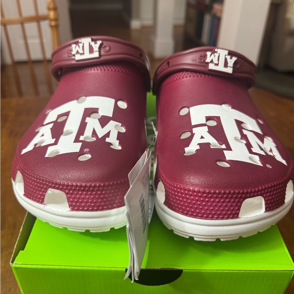 New In Box Texas A&M Aggies Crocs Classic Clog Shoes Men’s Size 9 & 12